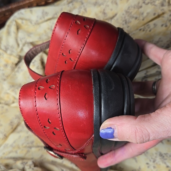 Dansko Mathilda, Red Mary Janes, Size 38/US 8 Leather Adjustable Flats - Picture 3 of 7
